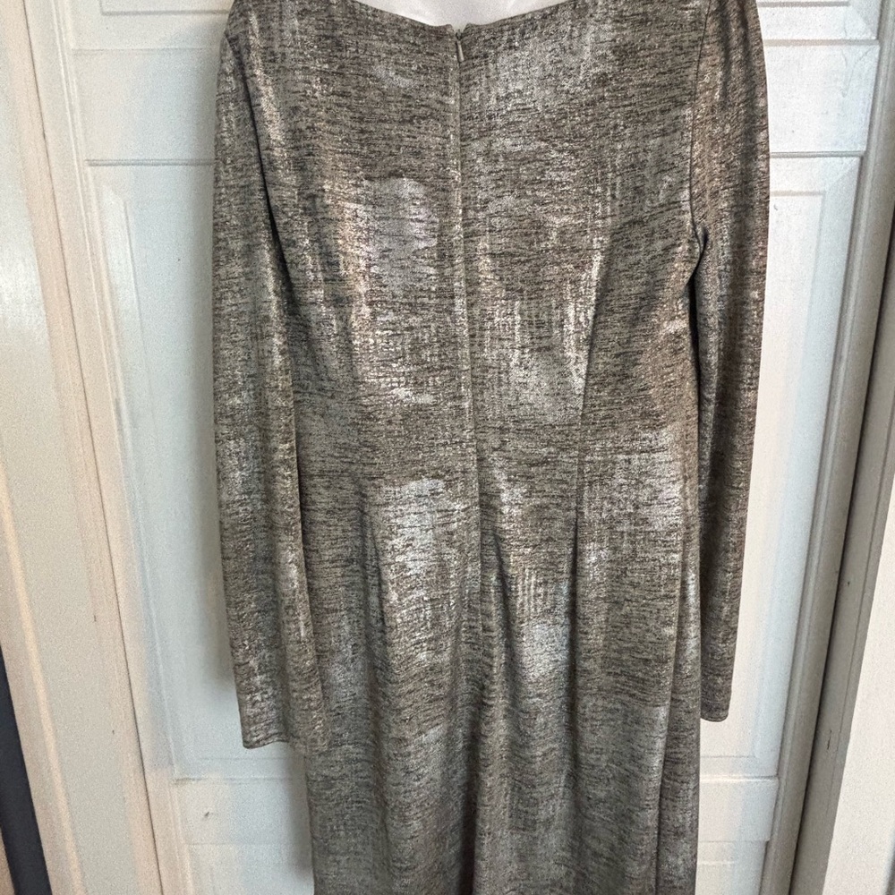 Vince Camuto Silver Metalic V-Neck w Gold Accents Knee Lenght Party Dress 8 NWT - Picture 3 of 6
